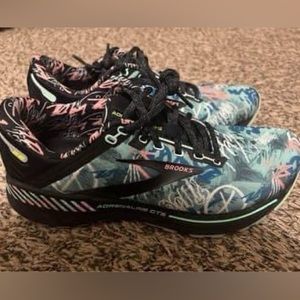 Brooks adrenaline GTS 22